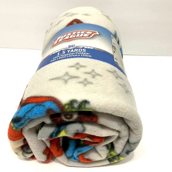 DC Comics Justice League Girl Power 1.5 Yards Cut Polyester Fabric 54” x 60” New - Picture 3 of 8